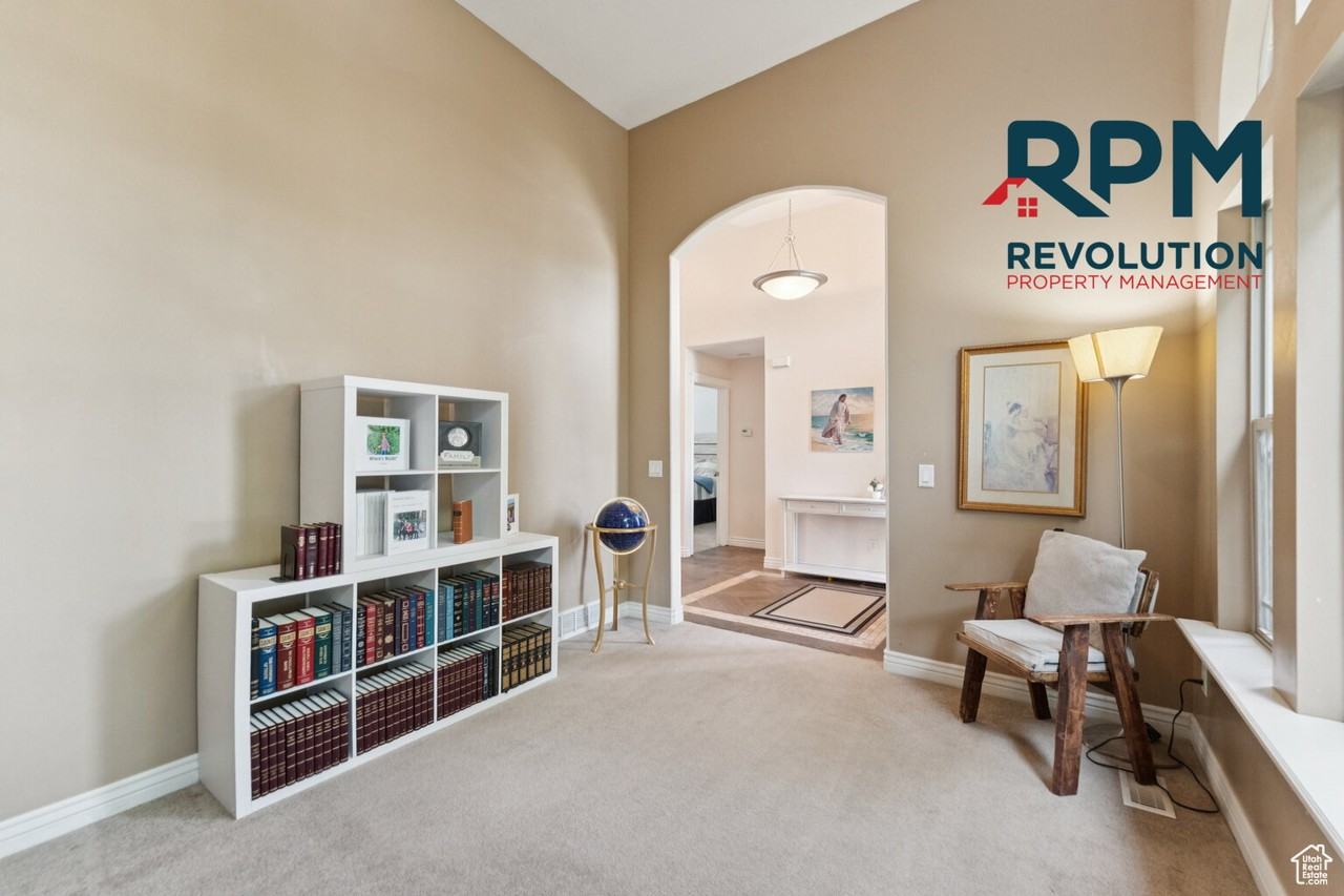 473 W 175 N - Photo 4 of 38