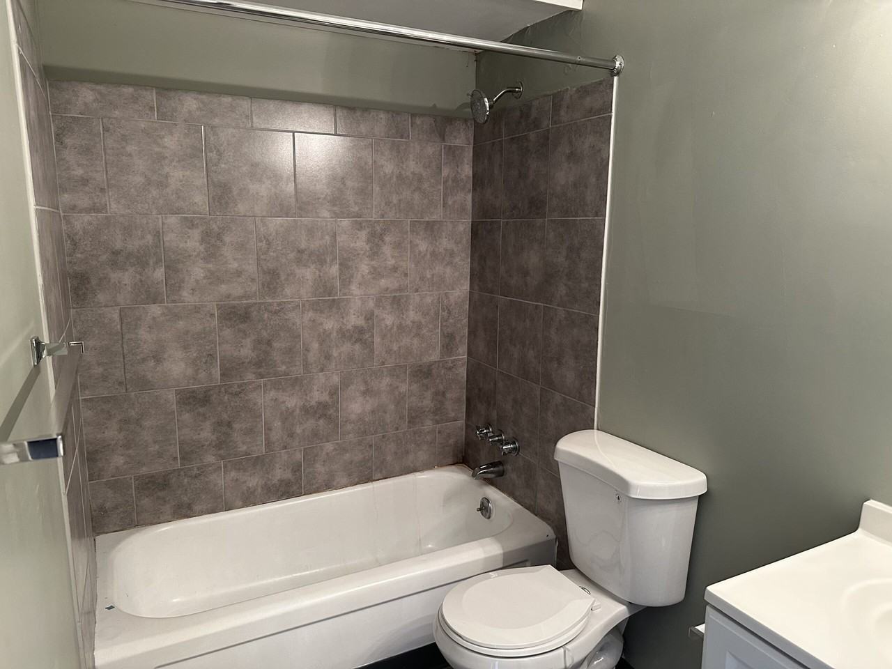 401 Smith St Apt A9 - Photo 6 of 8