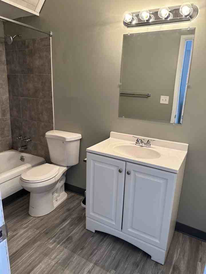 401 Smith St Apt C5 - Photo 5 of 9