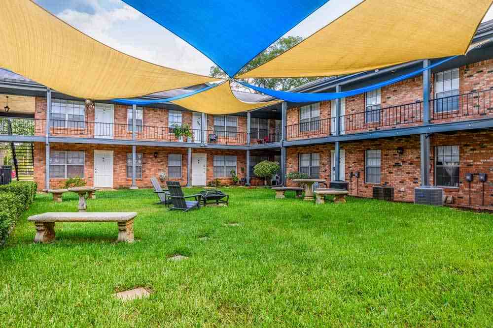 The Colonial - Photo 5 of 24