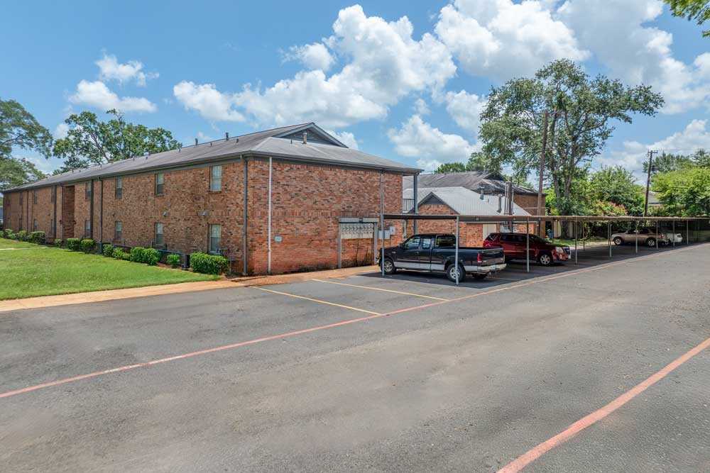 The Colonial - Photo 6 of 24