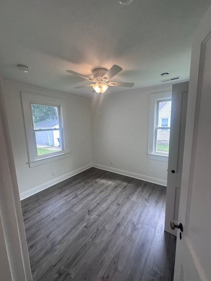 2730 Vimy Ridge Ave - Photo 4 of 11