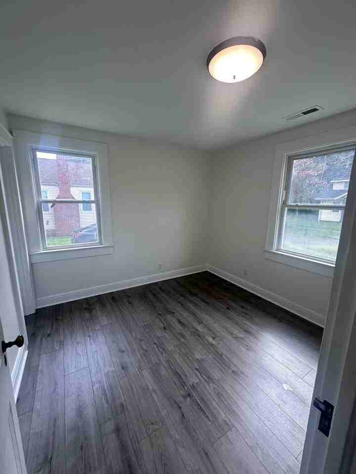 2730 Vimy Ridge Ave - Photo 5 of 11