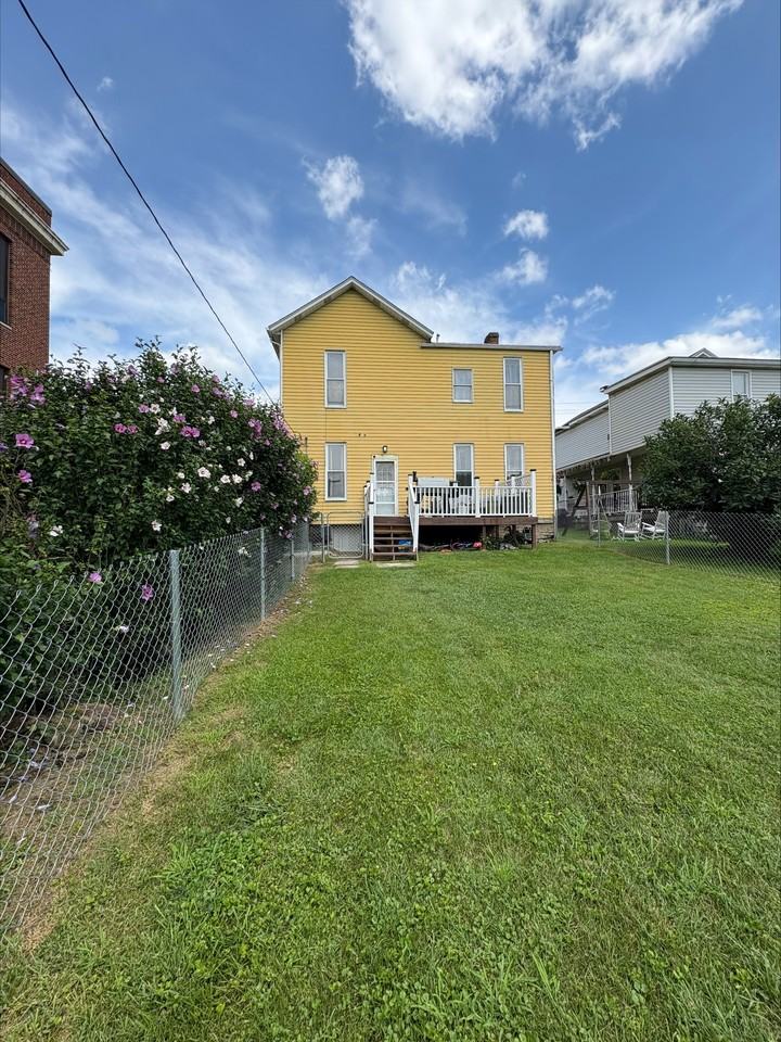 158 E Lincoln St #NA - Photo 2 of 16