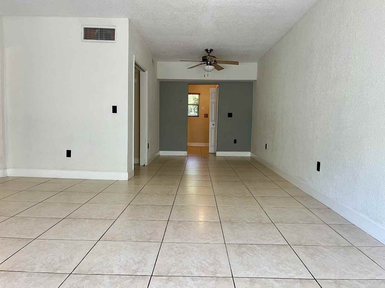 1150 99th St #6 - Photo 2 of 16