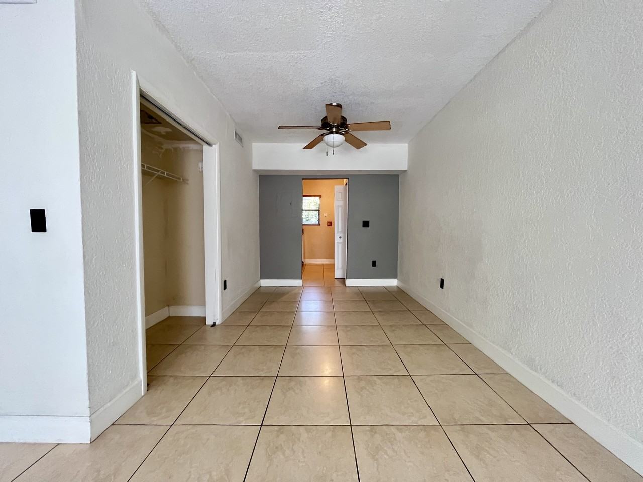 1150 99th St #6 - Photo 5 of 16