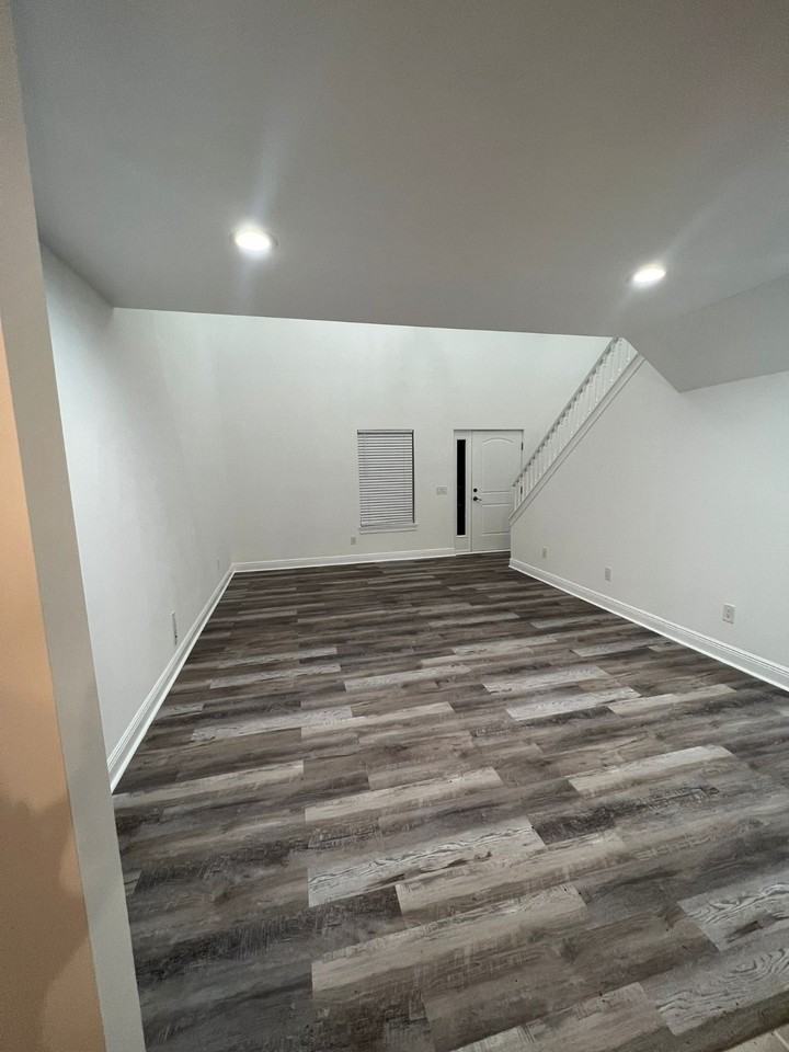 507 E 24th St #507 - Photo 7 of 12