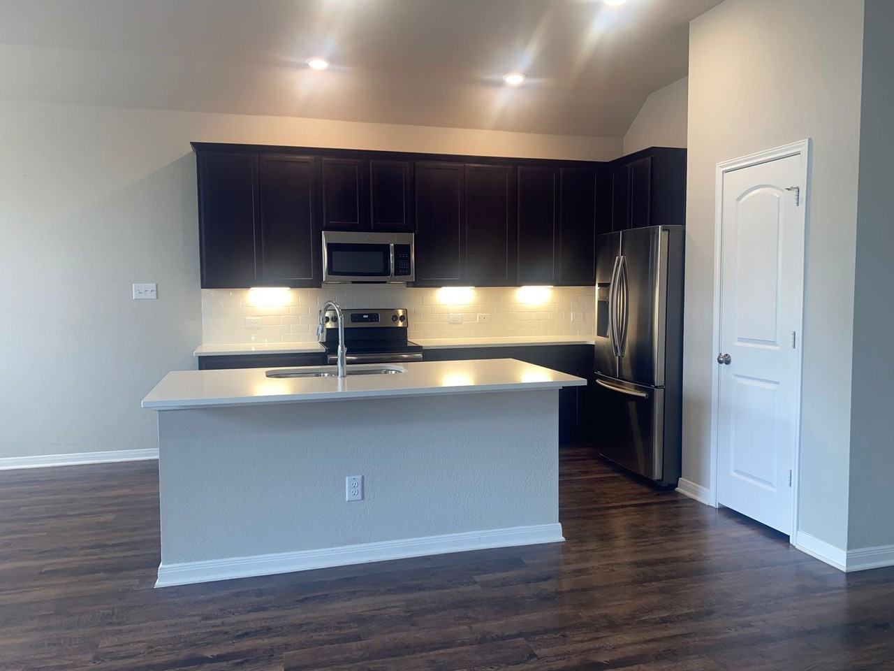 5318 Lancaster Dr - Photo 5 of 25