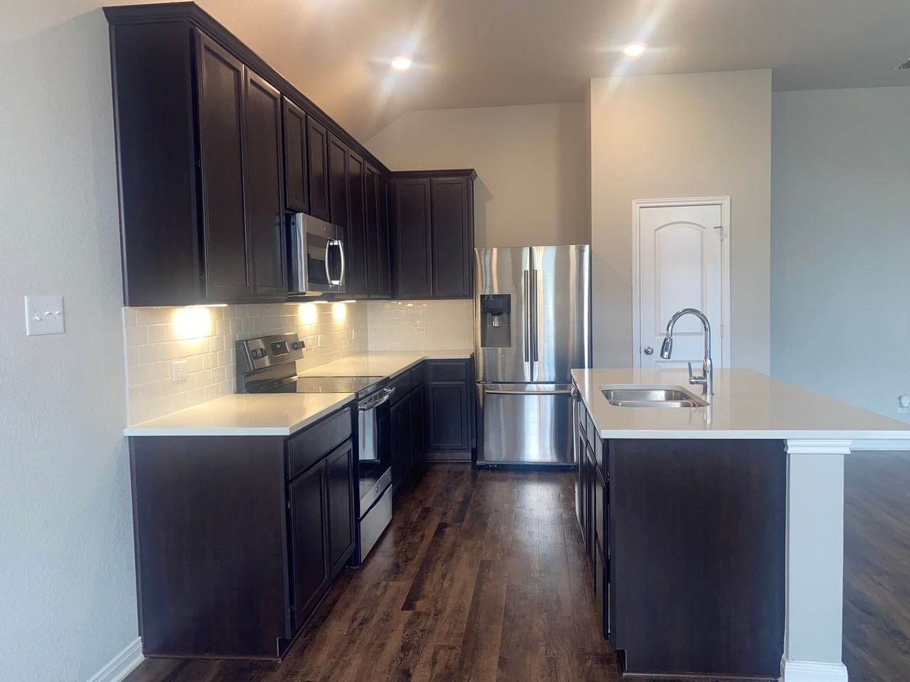 5318 Lancaster Dr - Photo 6 of 25