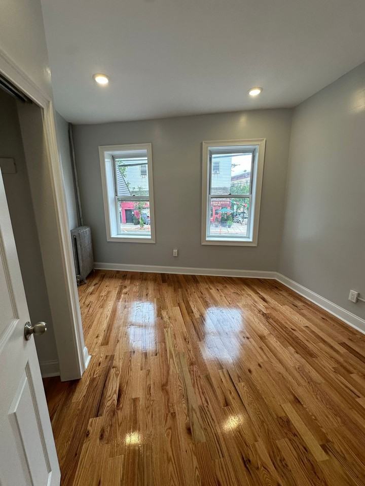 4614 Park Ave Apartments - Photo 4 of 27