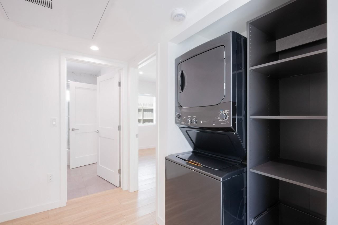 Modern Luxury Living in the Heart of Spaulding Square - Photo 6 of 50