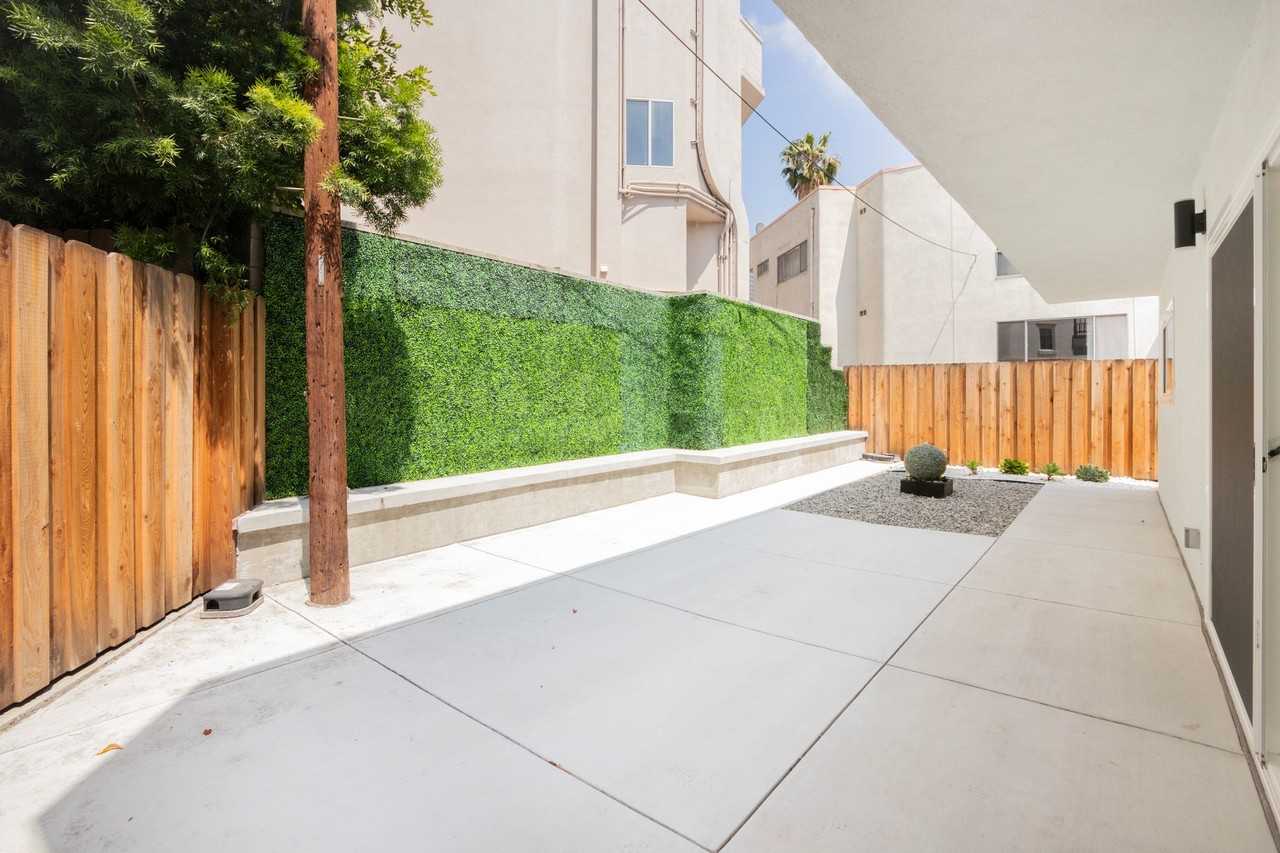 Modern Luxury Living in the Heart of Spaulding Square - Photo 7 of 50