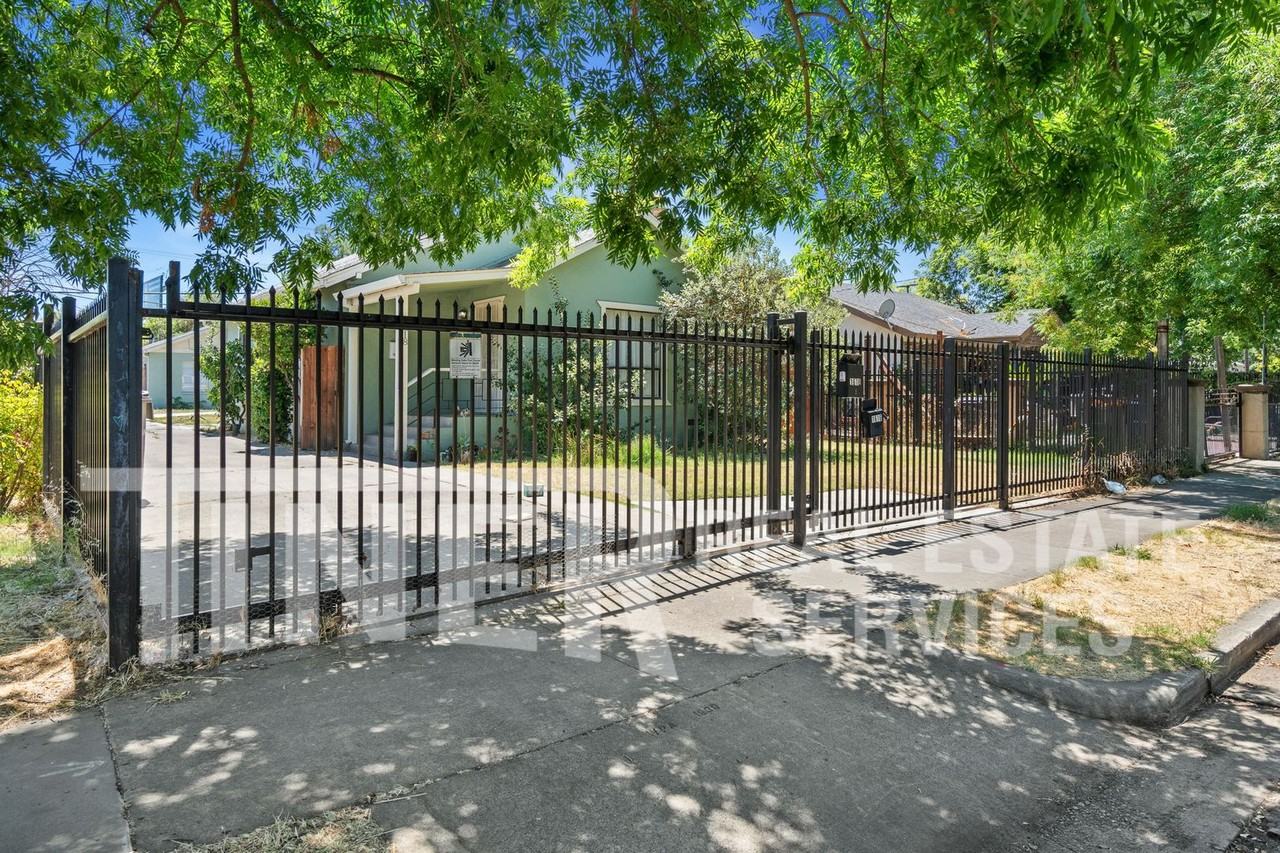 1616 El Monte Avenue - Photo 4 of 16