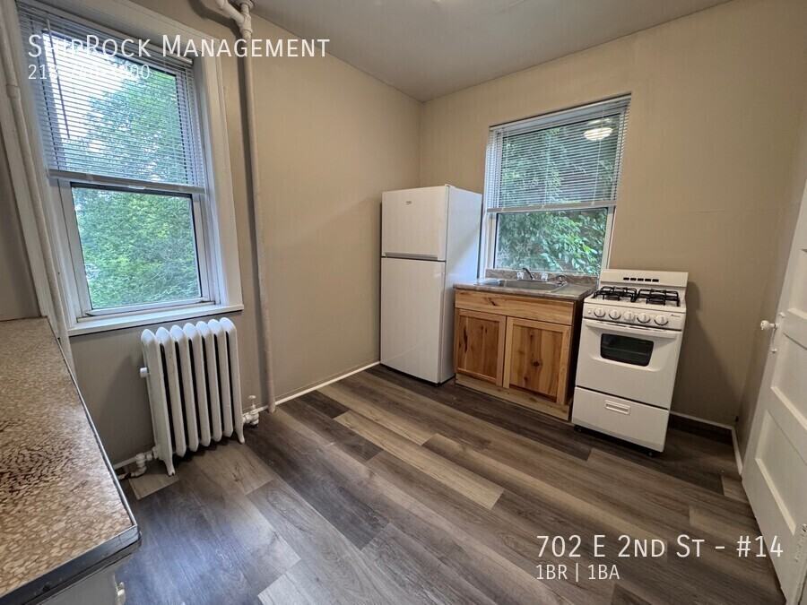 702 E 2nd St #14 - Photo 2 of 9