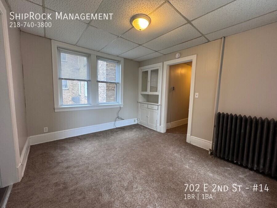 702 E 2nd St #14 - Photo 5 of 9