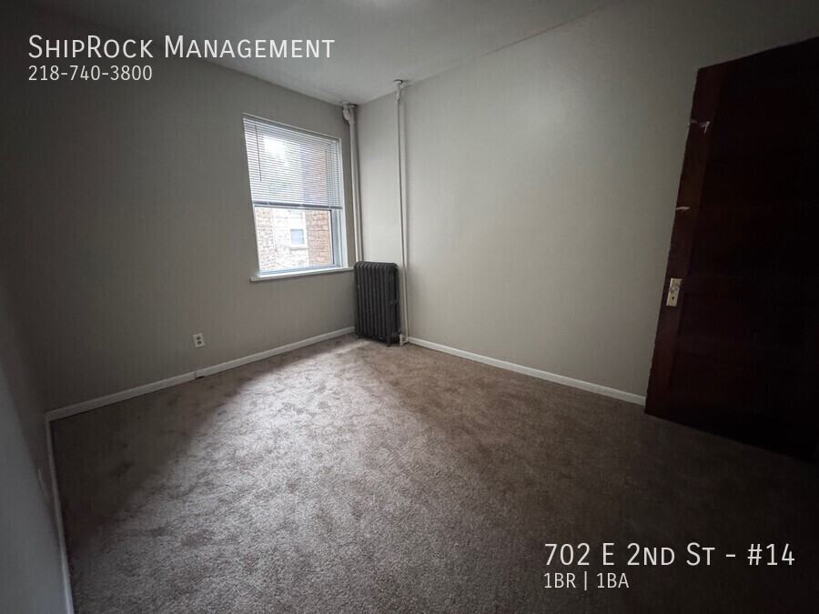 702 E 2nd St #14 - Photo 6 of 9