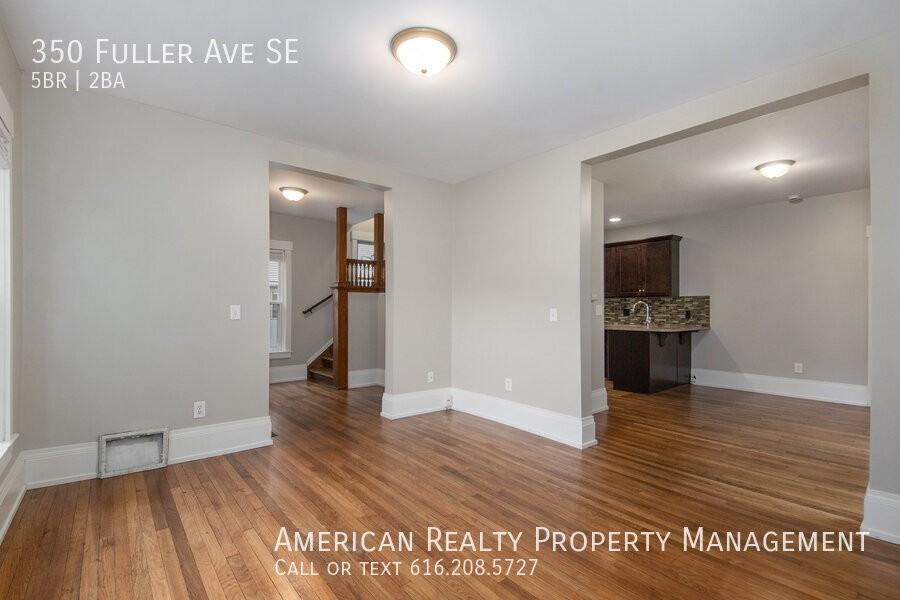 350 Fuller Ave Se - Photo 7 of 19