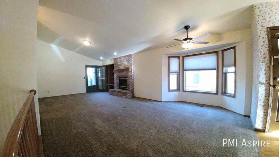 732 Wade Rd - Photo 6 of 20