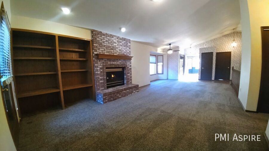 732 Wade Rd - Photo 5 of 20