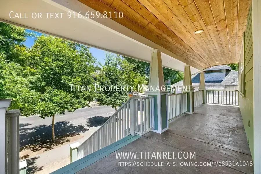 2211 11th St - Photo 2 of 36