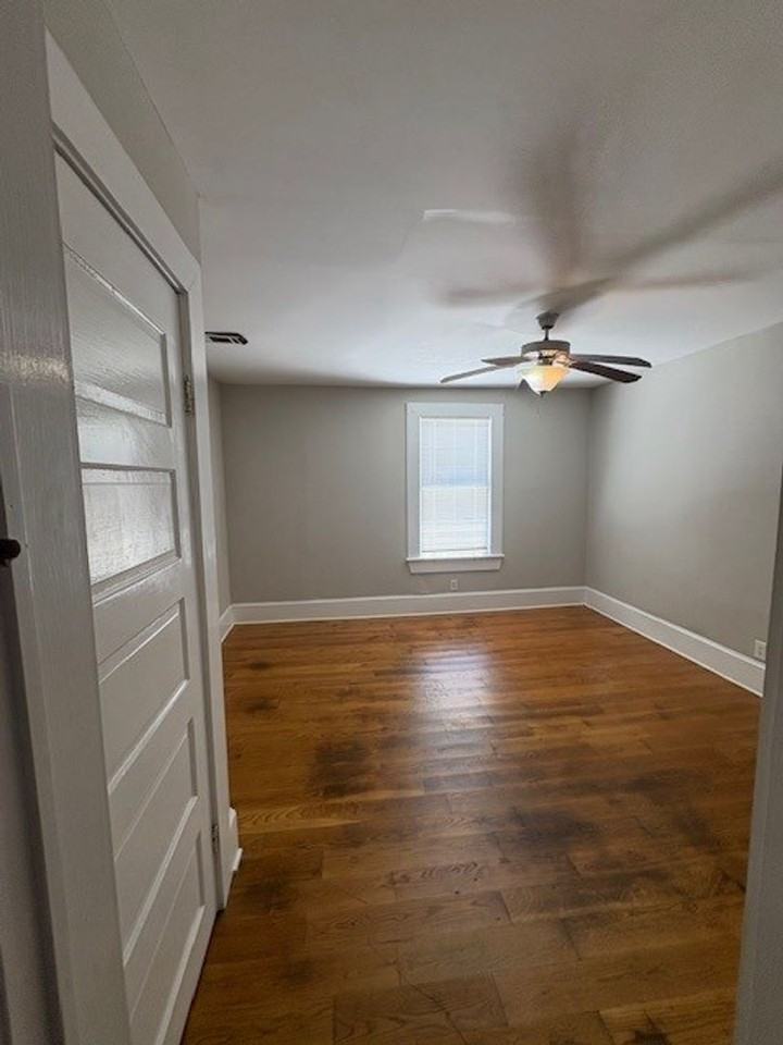 936 Magnolia Street #4 - Photo 7 of 12