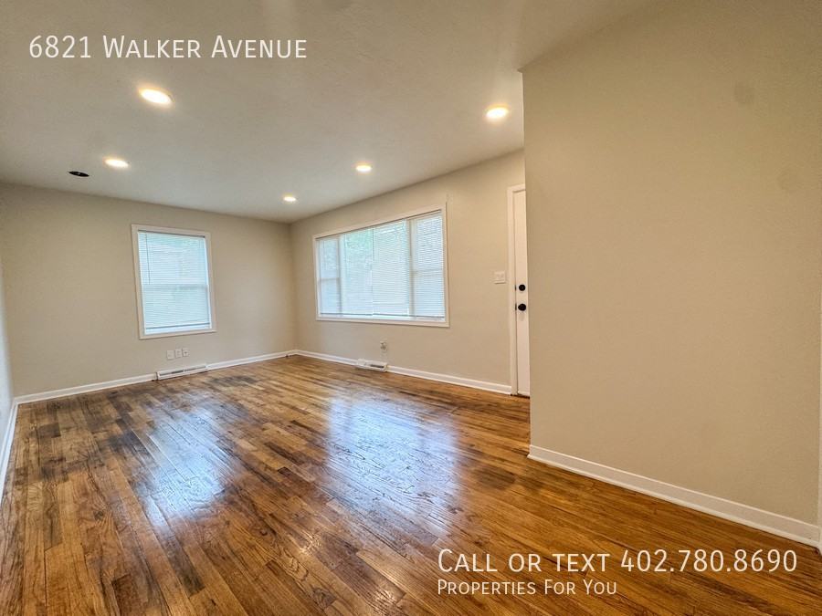 6821 Walker Ave - Photo 3 of 34