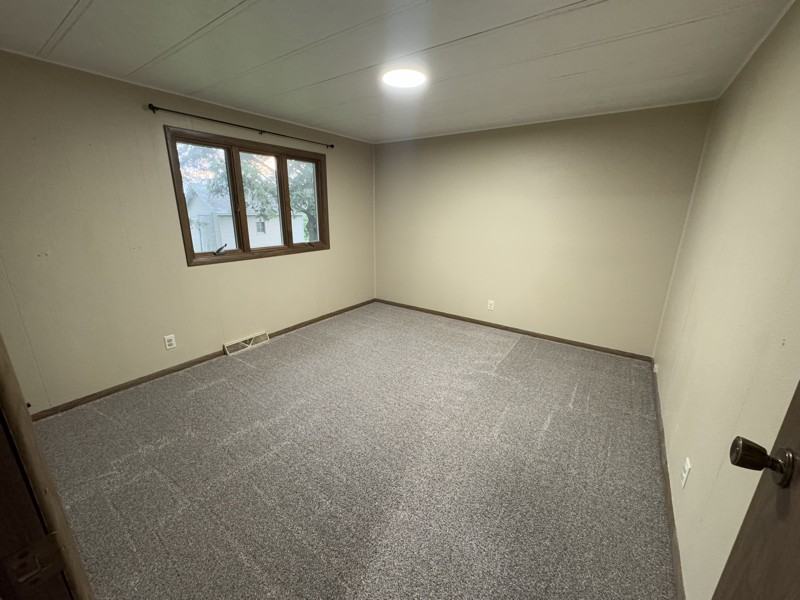 935 N Rerick Ave - Photo 2 of 14