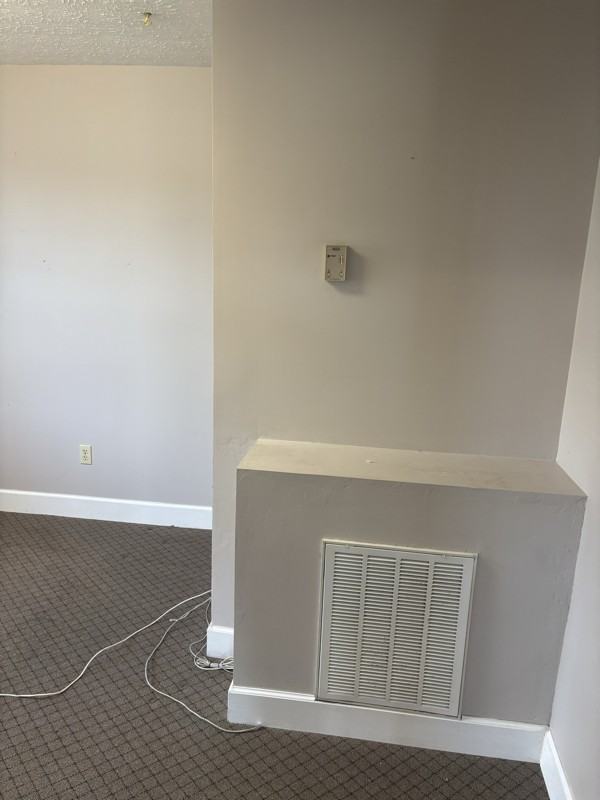 402 College St - Photo 3 of 10