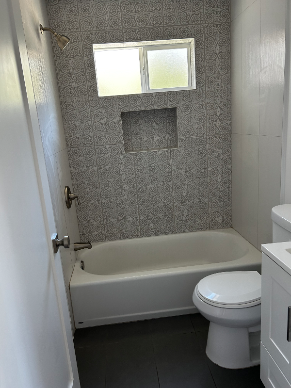1569 N Raymond Ave - Photo 3 of 10