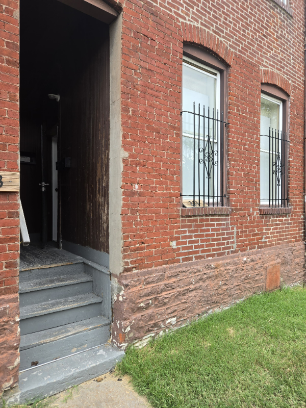 221 Upton St #1F - Photo 2 of 10