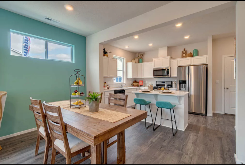 888 N 18th Ave - Photo 2 of 16