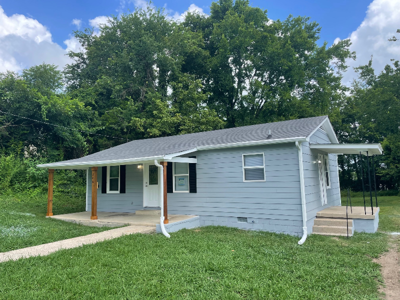 306 W 13th St - Photo 2 of 13