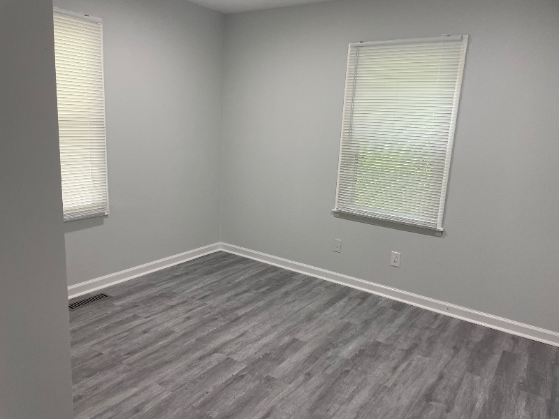 306 W 13th St - Photo 3 of 13