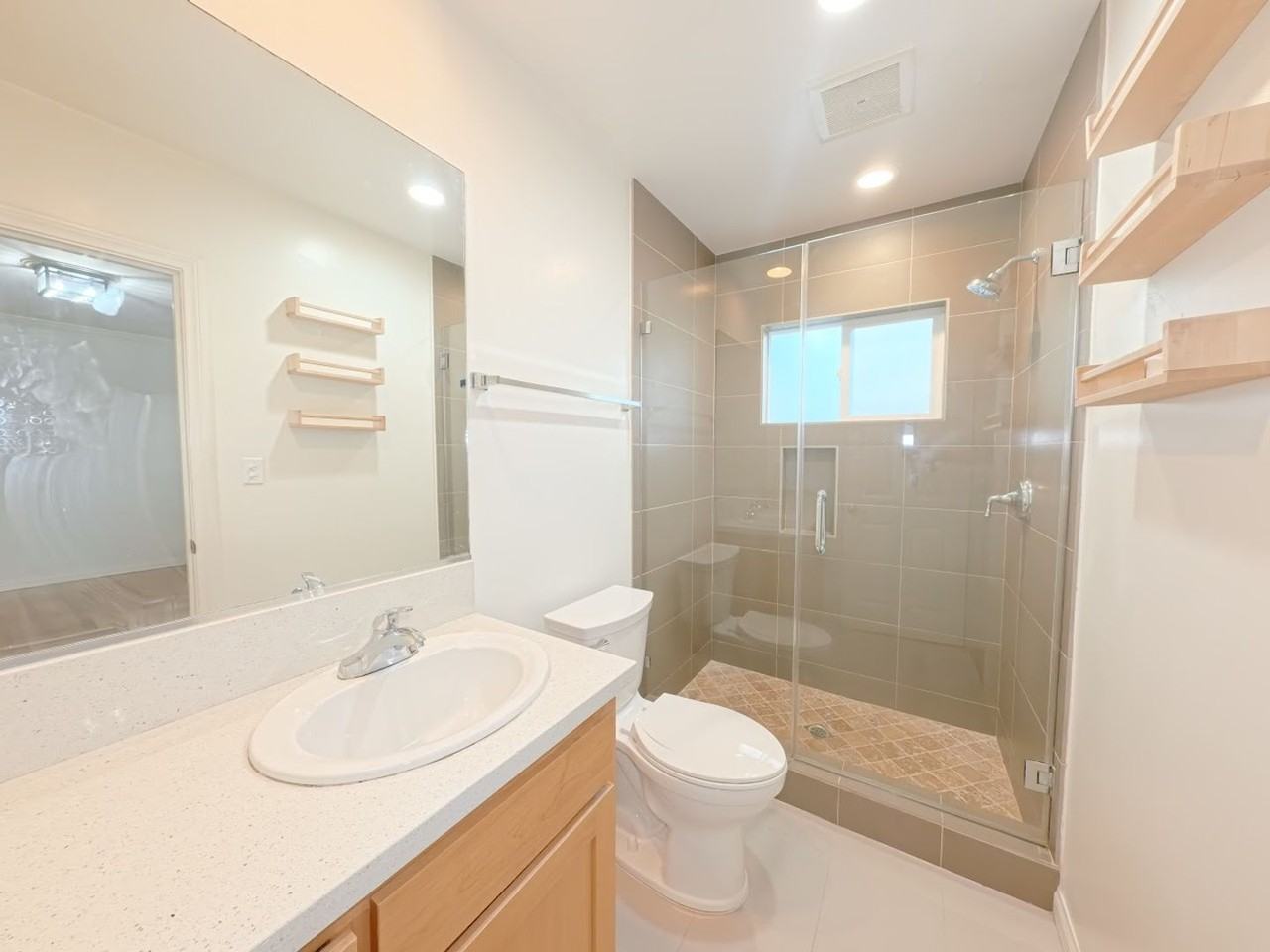 442 Kelton Ave #442 - Photo 2 of 32