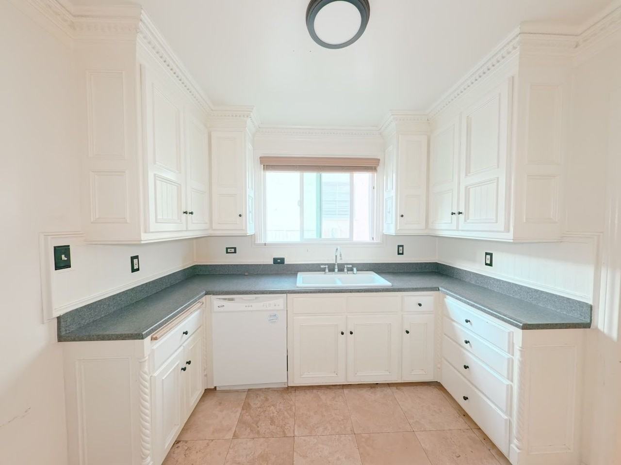 442 Kelton Ave #442 - Photo 6 of 32