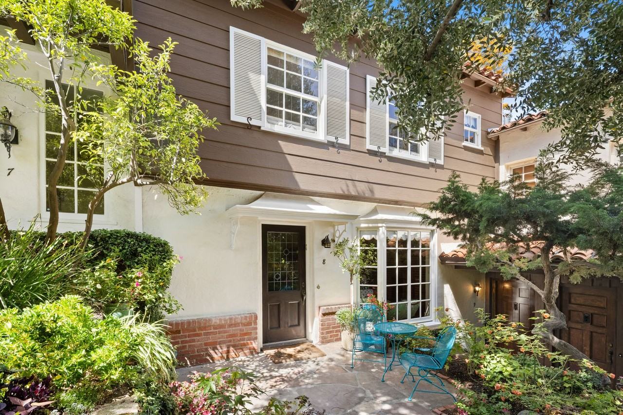 10966 Strathmore Dr #8 - Photo 7 of 35