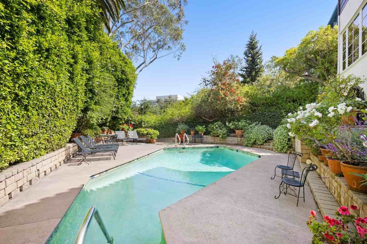 10966 Strathmore Dr #8 - Photo 3 of 35