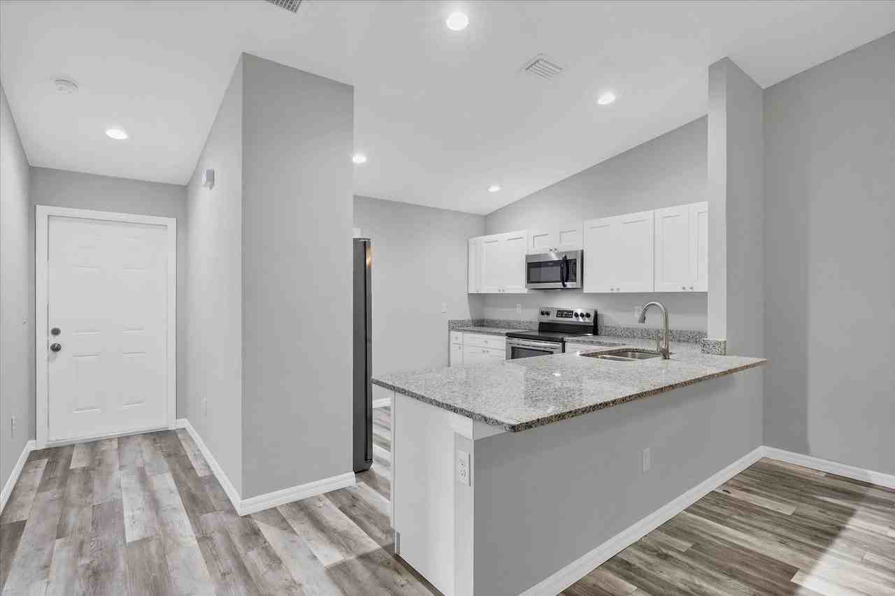 13298 Blytheville Ave - Photo 4 of 19