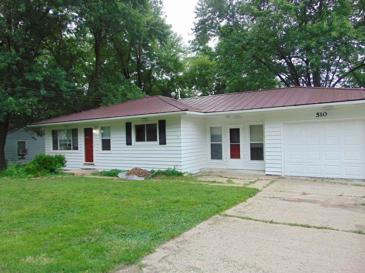 510 Redbud Ln - Photo 2 of 28