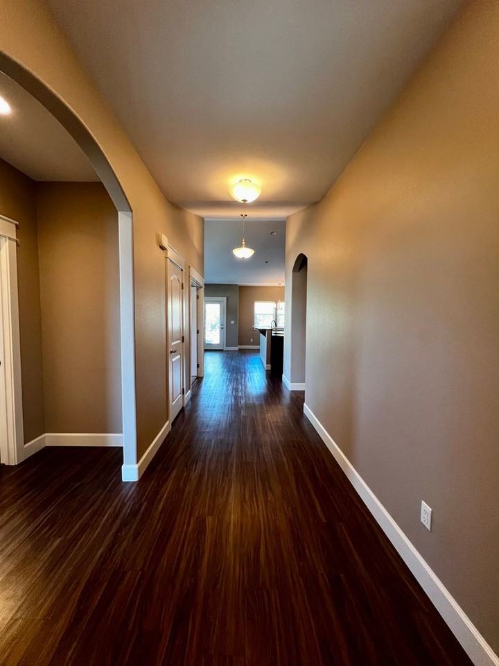 8819 Kail Dr - Photo 4 of 26