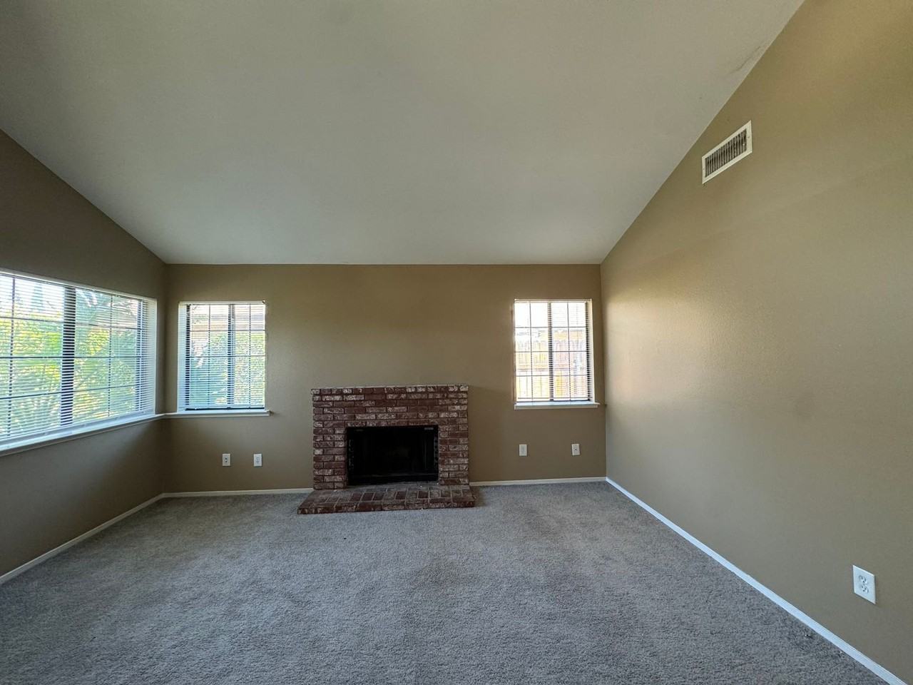 7605 Cibola Dr - Photo 2 of 12