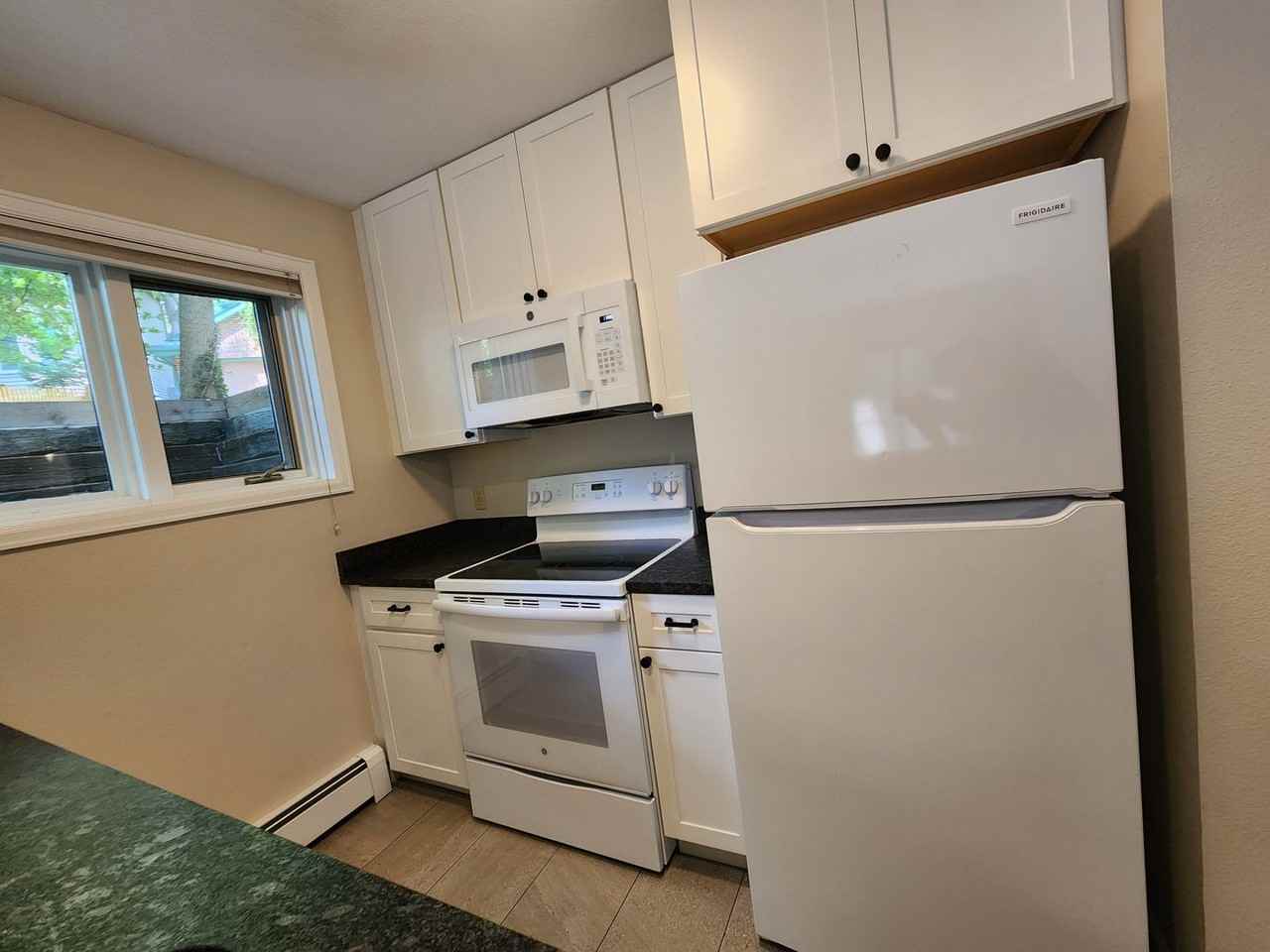 275 Pearl St #9 - Photo 5 of 13
