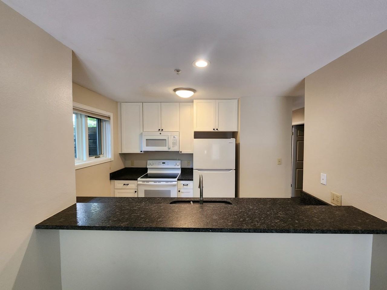 275 Pearl St #9 - Photo 6 of 13