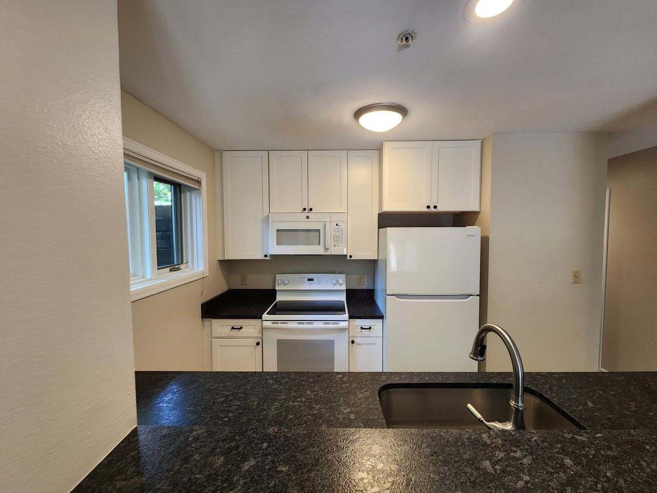275 Pearl St #9 - Photo 7 of 13