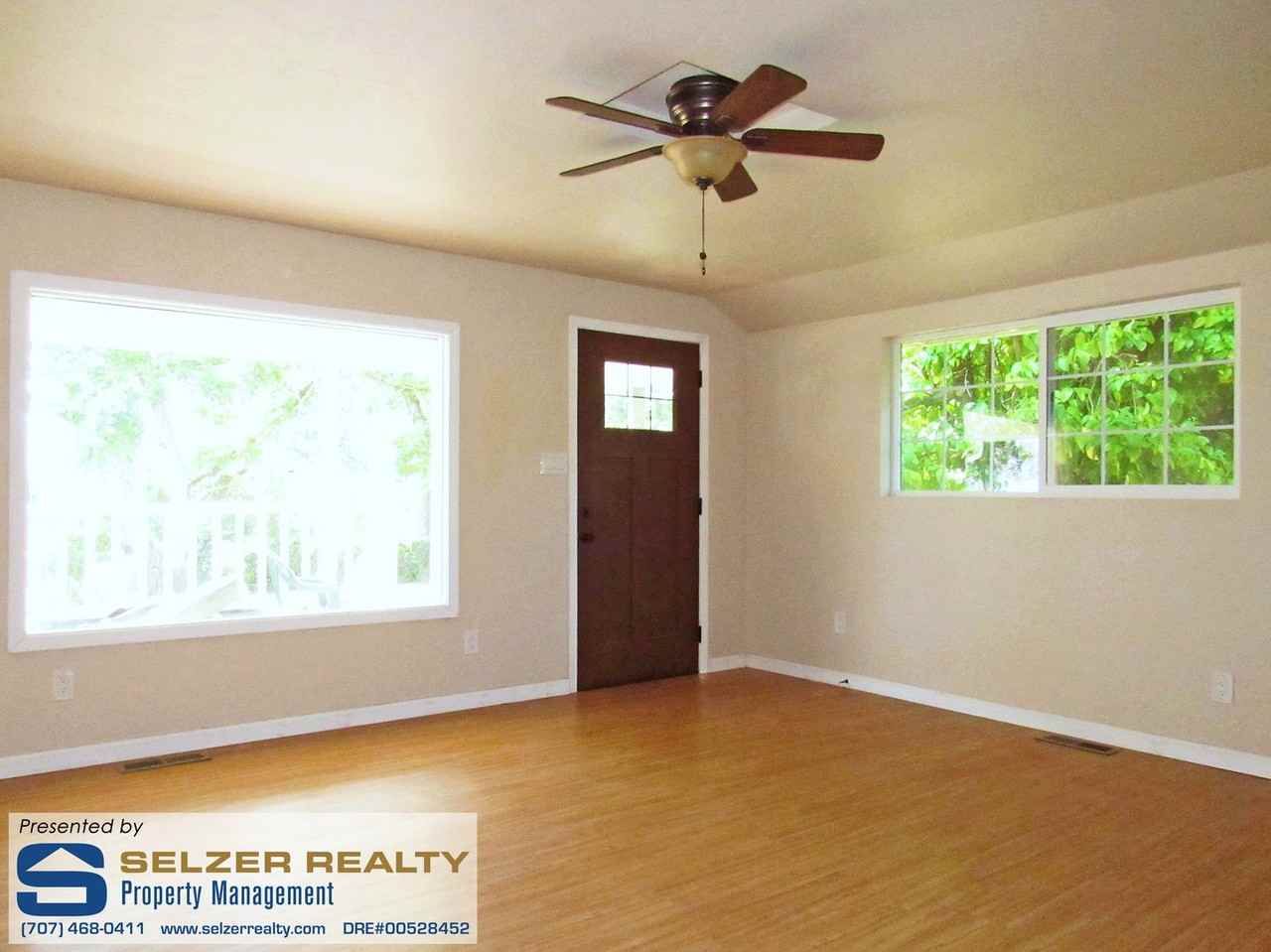 1114 Helen Ave - Photo 2 of 12