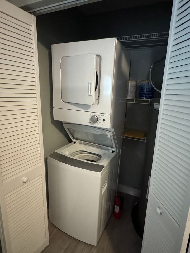 815 14th St #A - Photo 4 of 7