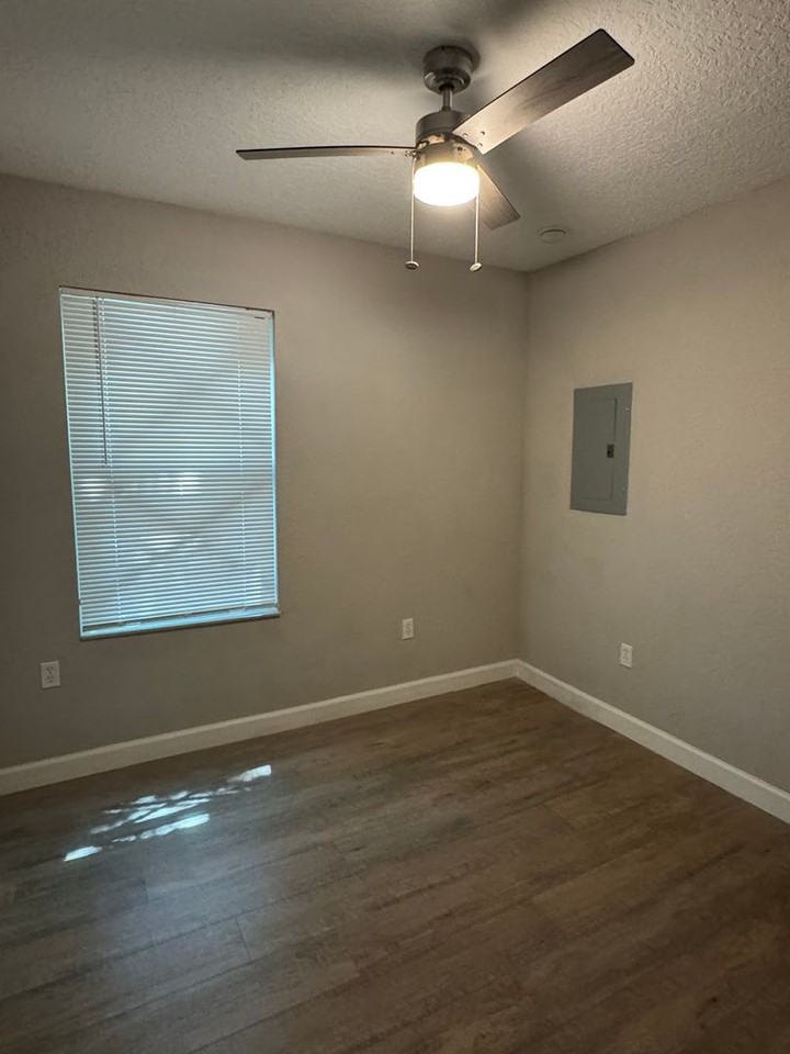 815 14th St #A - Photo 6 of 7