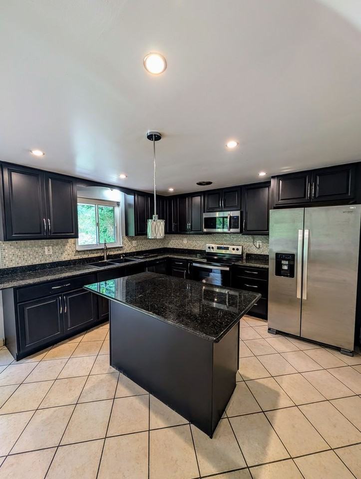 1017 Broughton Rd - Photo 2 of 14