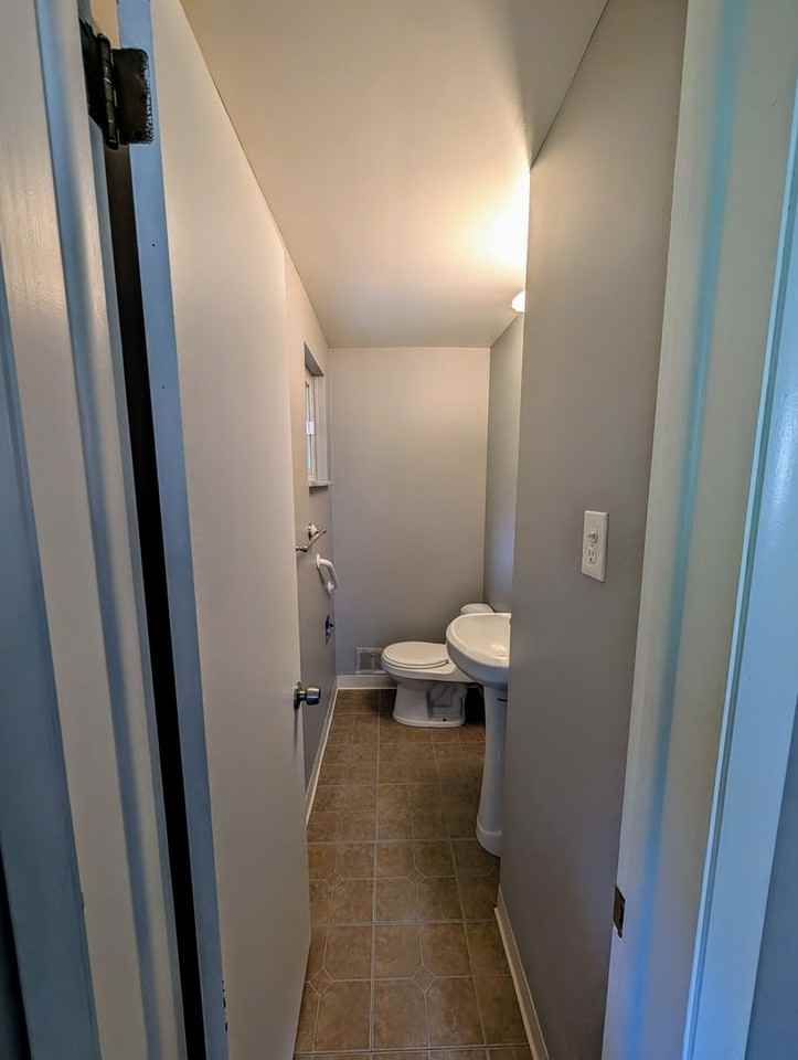 1017 Broughton Rd - Photo 6 of 14