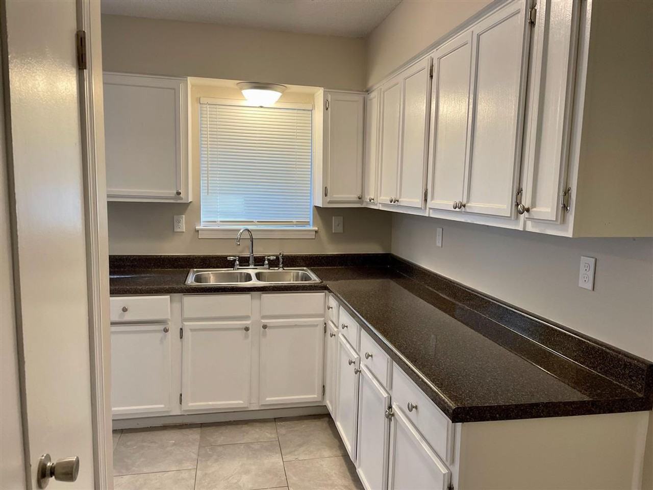 3710 Dorado Cv - Photo 2 of 10